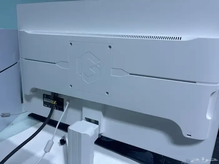 شاشه قيمنق 180 هيرتز 0