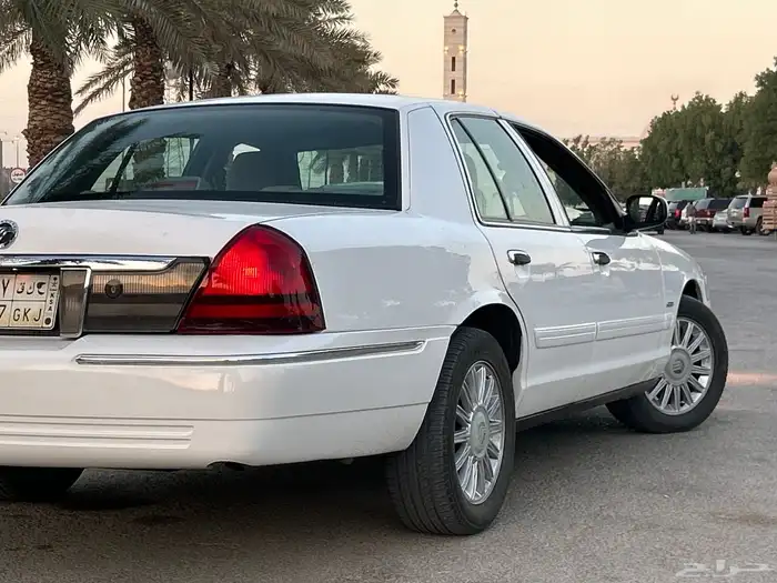 فورد ماركيز 2011 نضيف فل كامل 84