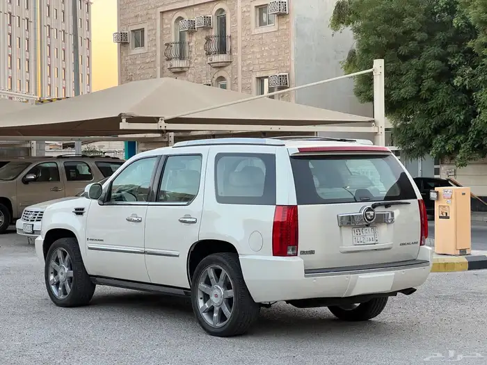 كاديلاك اسكاليد موديل 2008 9
