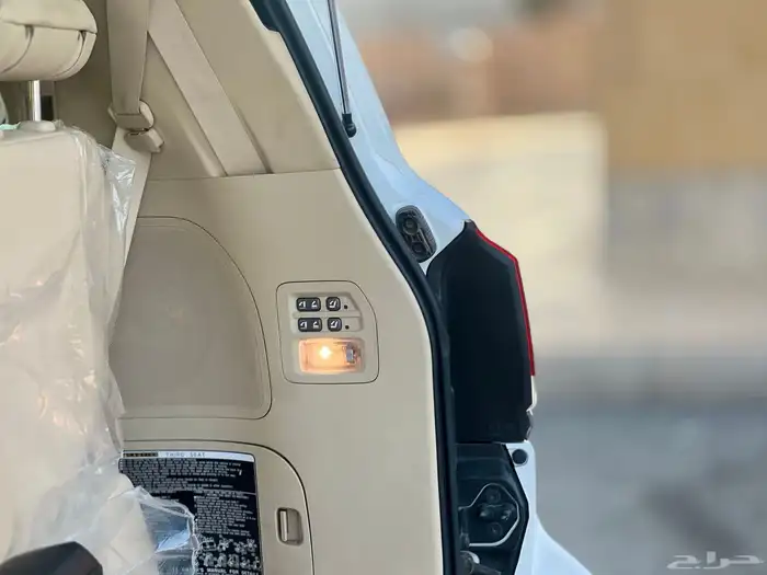 لكزس 2015 سعودي LX570 مخزن 32