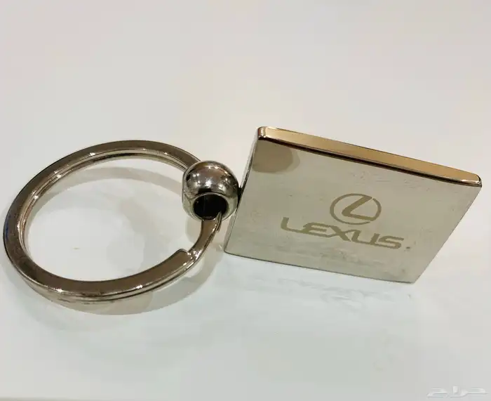 ميدالية مفاتيح اصلية Lexus بحالة ممتازة 0
