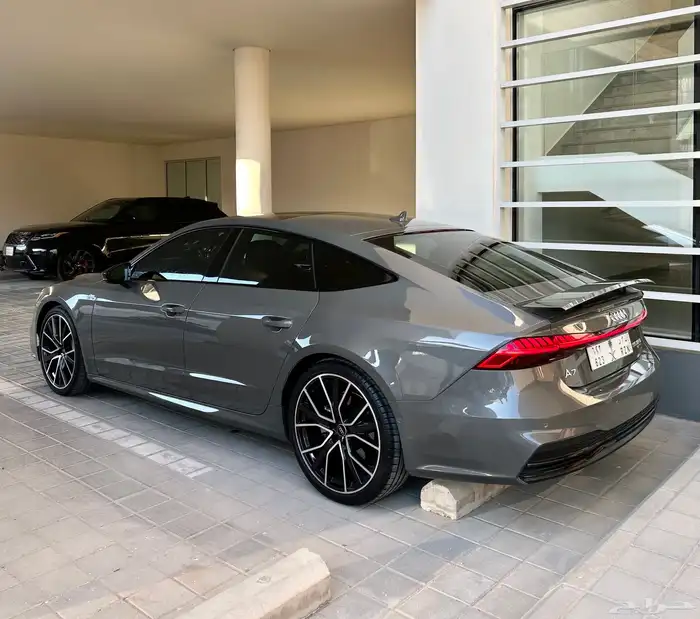 Audi A7 S-Line Black Edition على الضمان 4