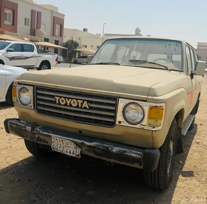 جيب لاندكروزر 1984 2