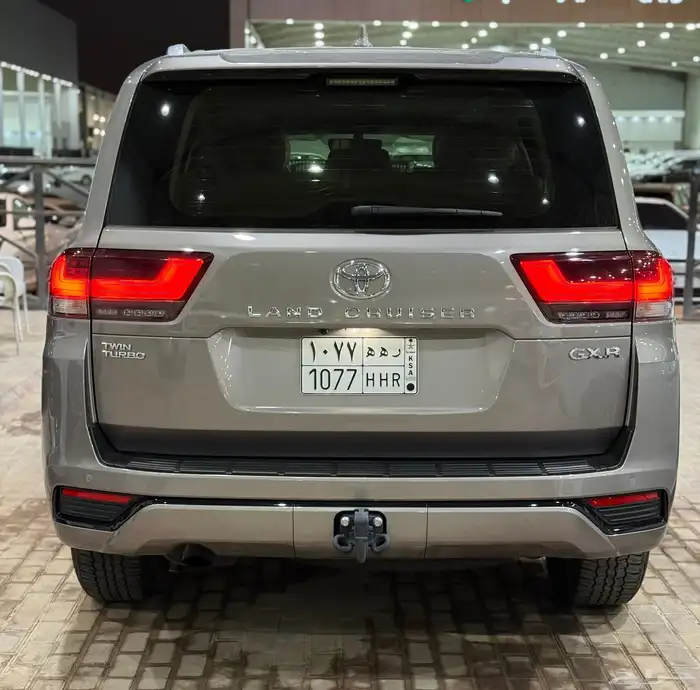 تويوتا لاندكروزر ( GXR-L2 ) 2025 سعودي ماشي ( 18 الف ) 2