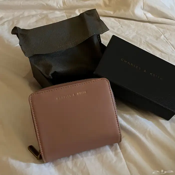 محفظة Charles   Keith 1
