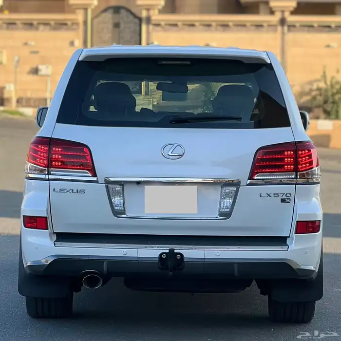 لكزس 2015 سعودي LX570 مخزن 10