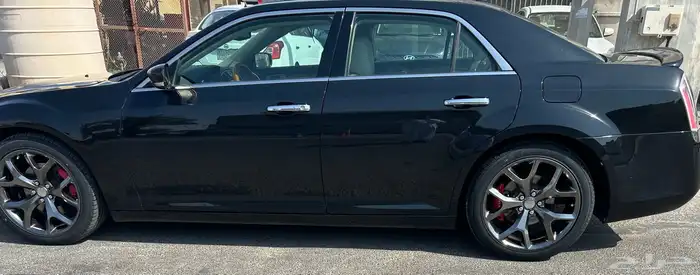 كرايسلر اسود 1