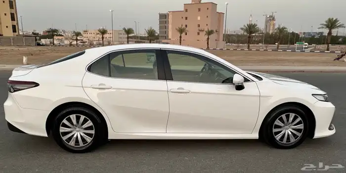 كامري LE 2024 سعودي ( بحالة الوكالة ) شبه الجديد 9