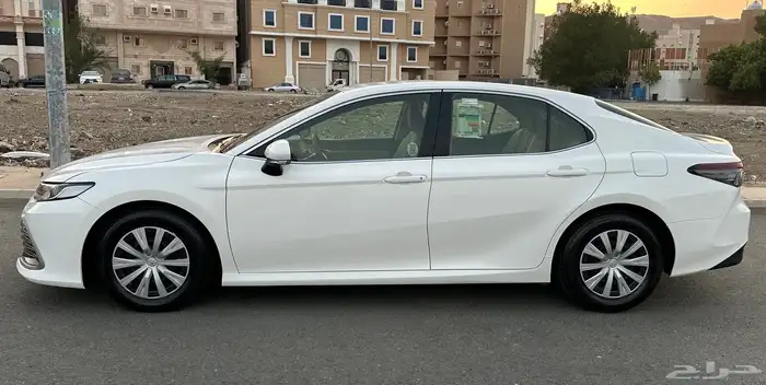 كامري LE 2024 سعودي ( بحالة الوكالة ) شبه الجديد 6