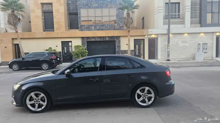 سيارة اودي موديل 2020 نظيفة. 3