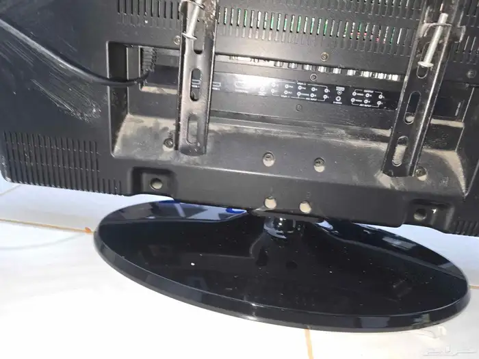 شاشة مستعمل من شركة لونا 4