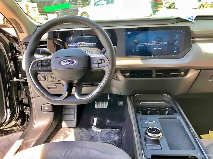 فورد تورس ترند 7