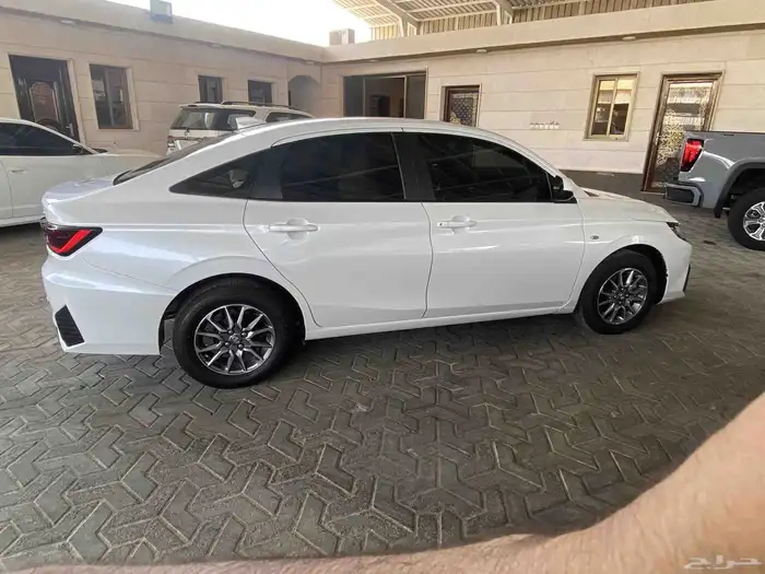 تويوتا يارس مديل 2024 2