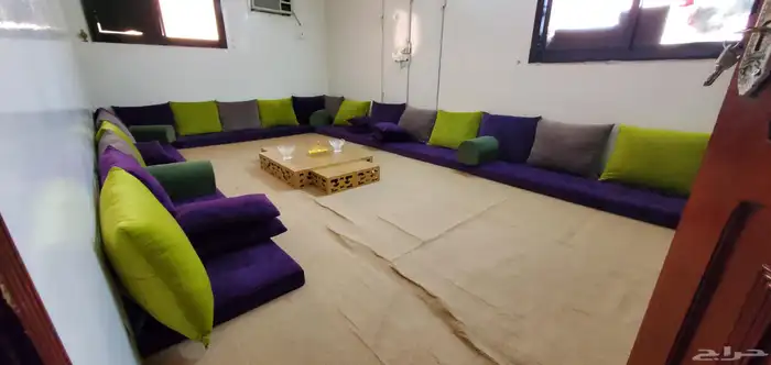 مفارش ومساند للبيع مع طاوله مجلس 5