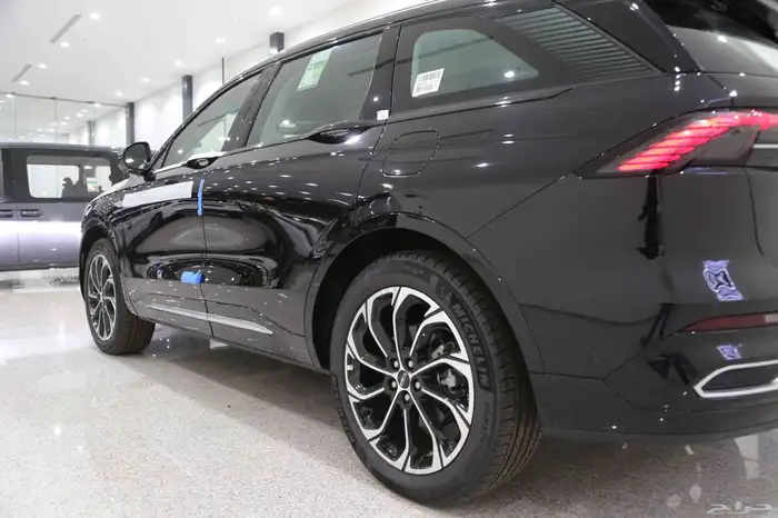 لينكون نوتيلوس 2024 نص فل ب 221950 بالضريبة 7