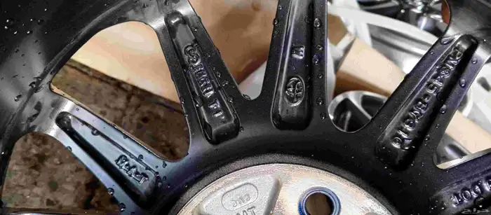 جنوط يارس للبيع اصلي ونظيفه وكاله مقاس 15 موديل 2024 4