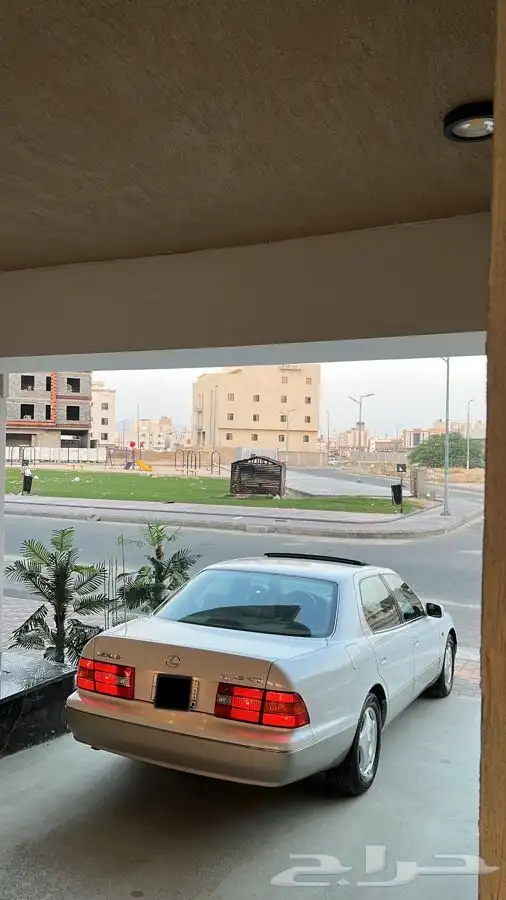 للبيع لكزس 400 سعودي 99 6