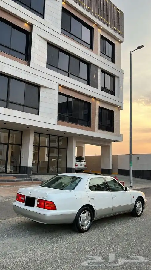 للبيع لكزس 400 سعودي 99 8