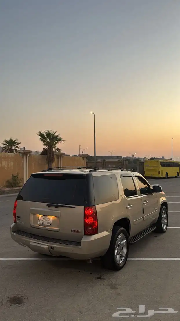 للبيع يوكن 2011 2