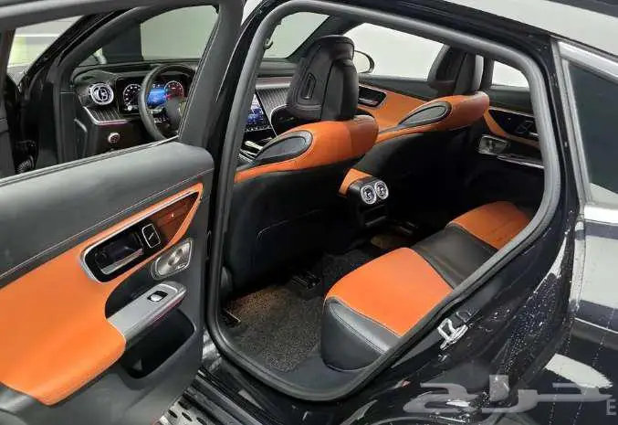 مرسيدس GLC 300 كوبية موديل 2024 الميموني للاستيراد بكوريا 9
