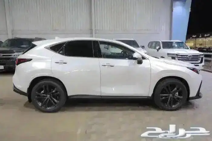 ليكزس NX 350 h بانوراما جلد هايبرد اربعة سلندر موديل 2025 3