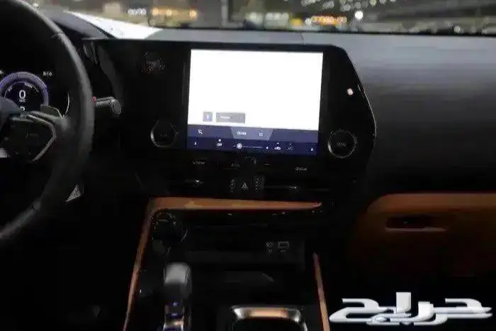 ليكزس NX 350 h بانوراما جلد هايبرد اربعة سلندر موديل 2025 9