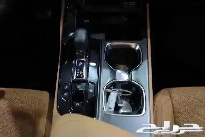 ليكزس NX 350 h بانوراما جلد هايبرد اربعة سلندر موديل 2025 13