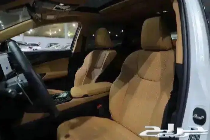 ليكزس NX 350 h بانوراما جلد هايبرد اربعة سلندر موديل 2025 10