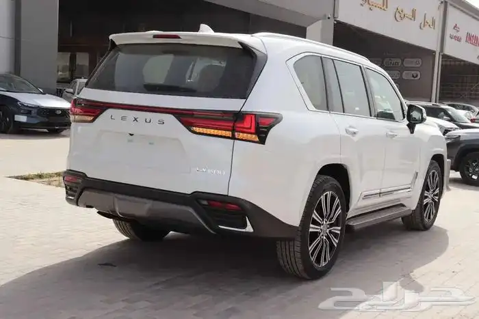 ليكزس lxBB موديل 2025 تقسيط بهامش ربح صفر فائدة على دفعتين 3