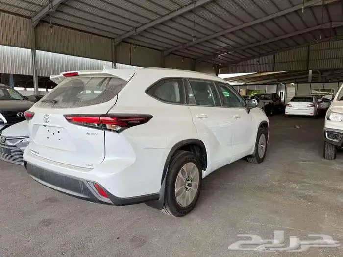 تويوتا هايلاندر GLE نص فل 2025 3