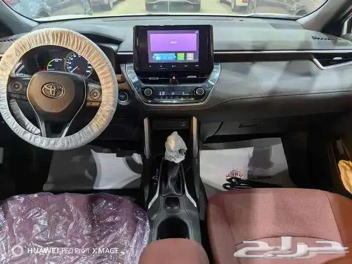 كورولا كروس XLi ابيض 2025 8