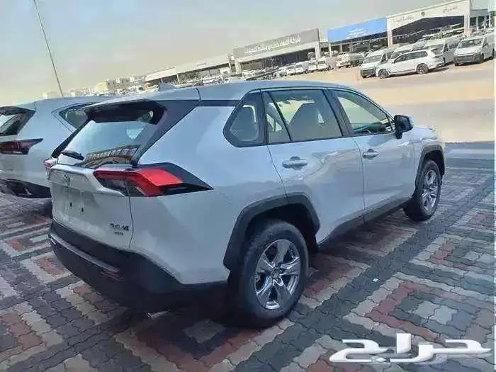 تويوتا راف فور ستاندر دبل 2025 عبد اللطيف جميل 8