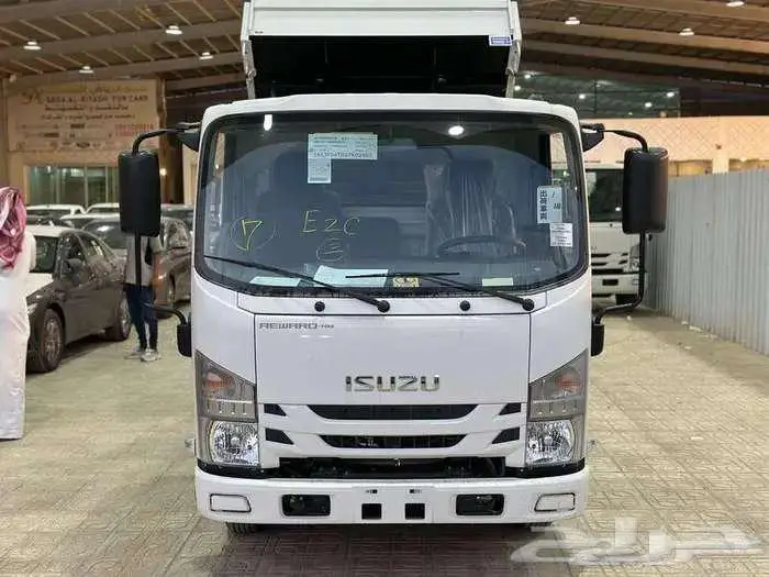 ايسوزو 2025 قلاب 3 طن ديزل كاش وتقسيط 4