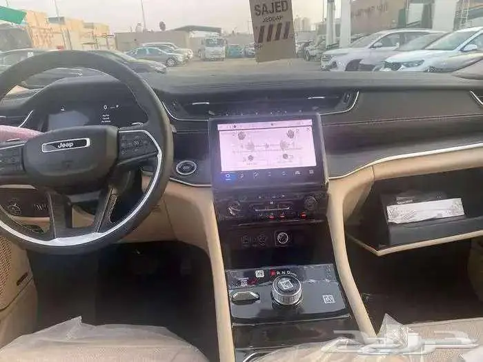جيب جراند شيروكي 2023 ليمتد 4