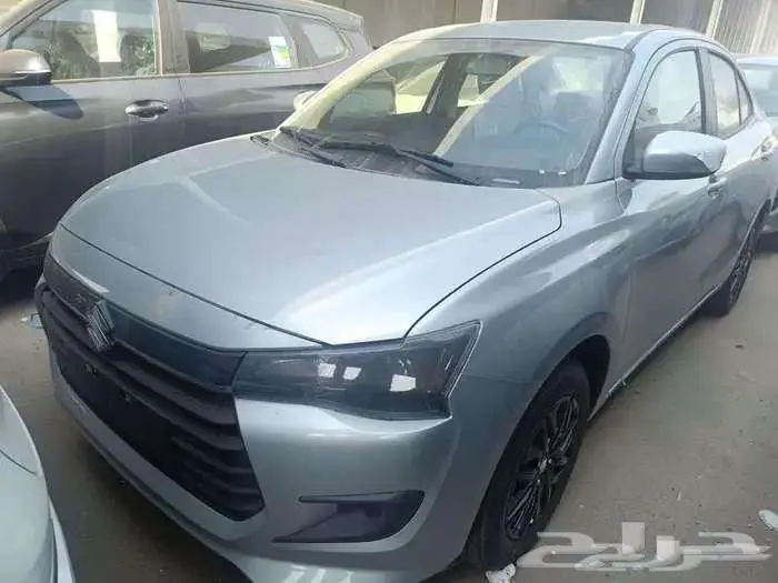 ديزاير استندر اصفار   صادر لها لوحات نقل عام 2