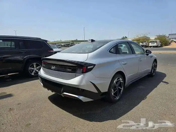 هيونداي سوناتا كمفورت نص فل 2025 اللون مطفي 1