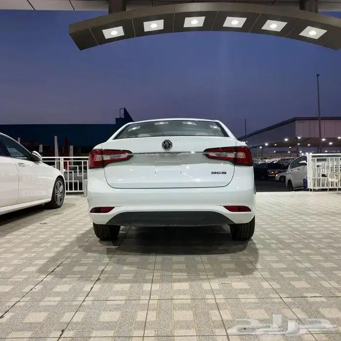 ام جي 5 استاندر 2025 3