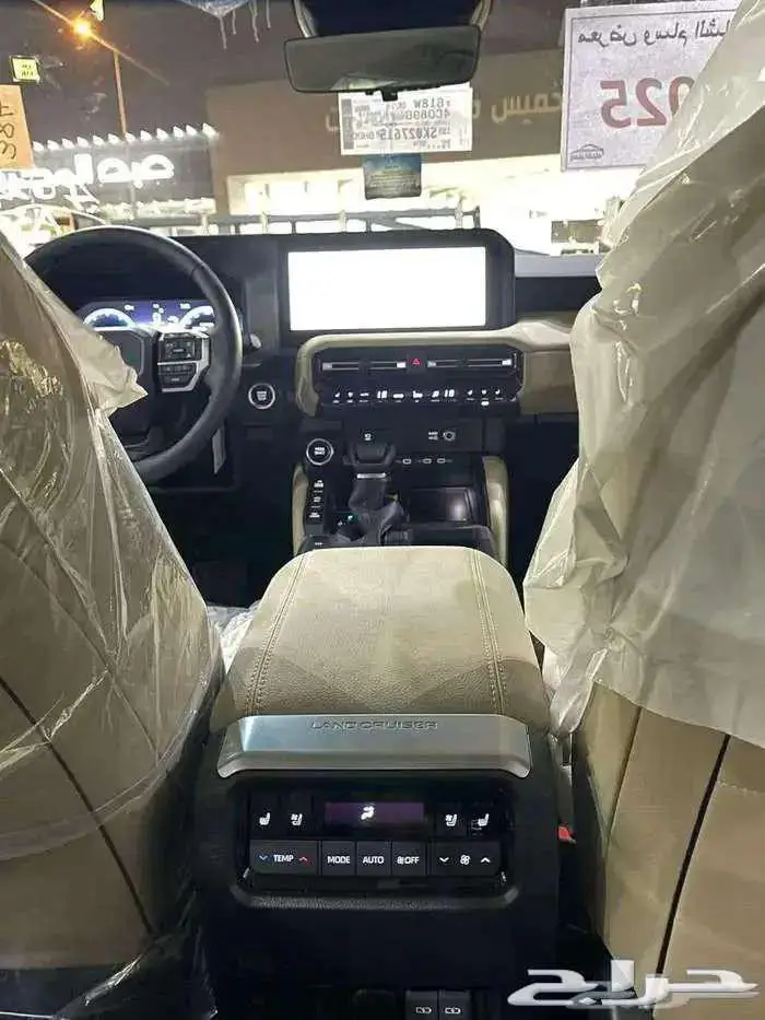 برادو VXL3 فل ابيض 2025 13