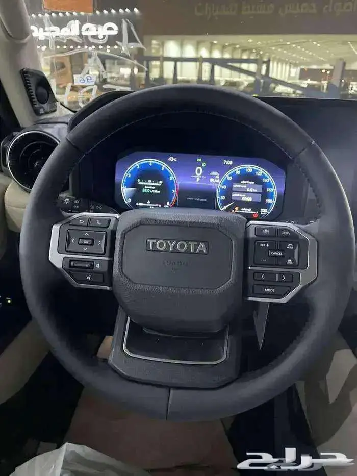برادو VXL3 فل ابيض 2025 10