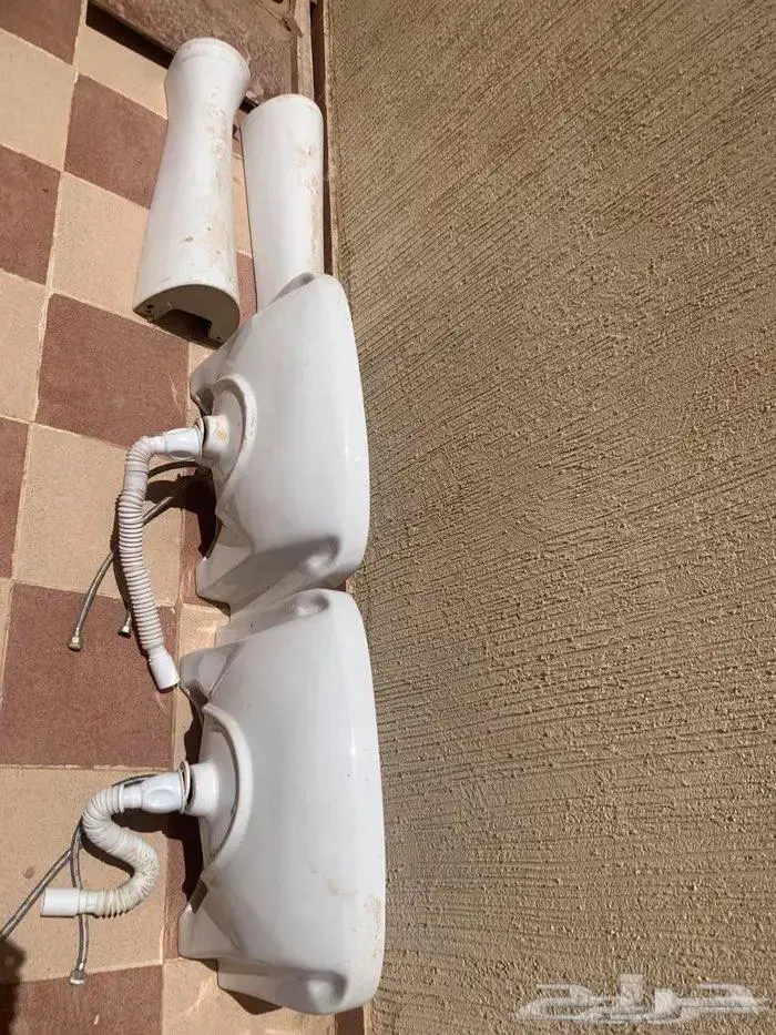 مغاسل ثنتين شبه جديده كاملات 0