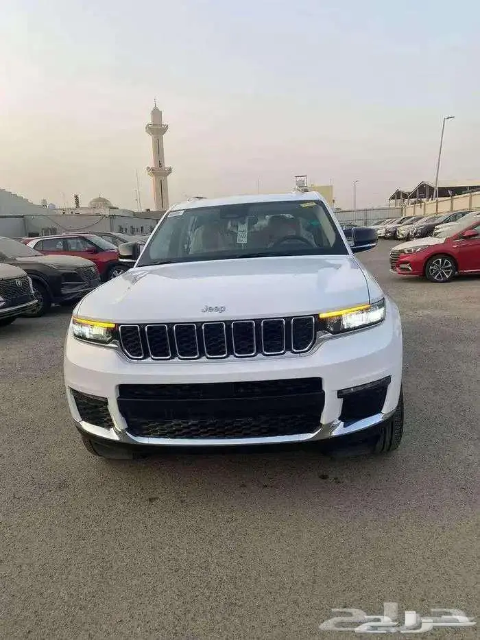 جيب جراند شيروكي 2023 ليمتد 3