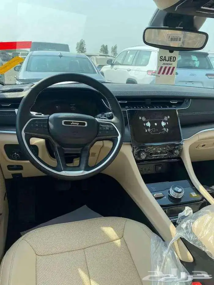 جيب جراند شيروكي 2023 ليمتد 6