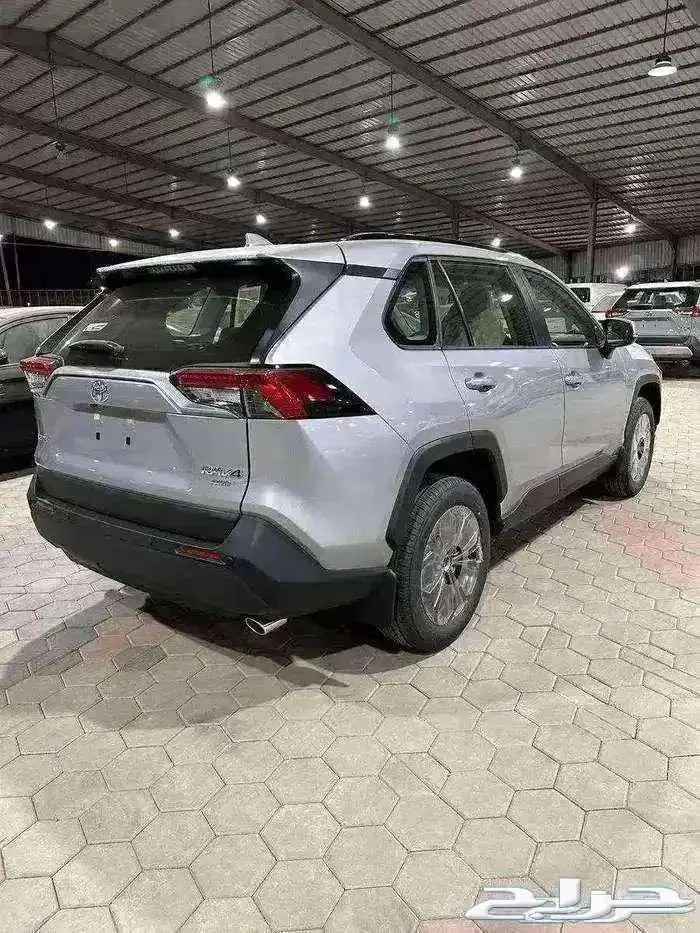 تويوتا راف فور XLE بنزين 2025 2