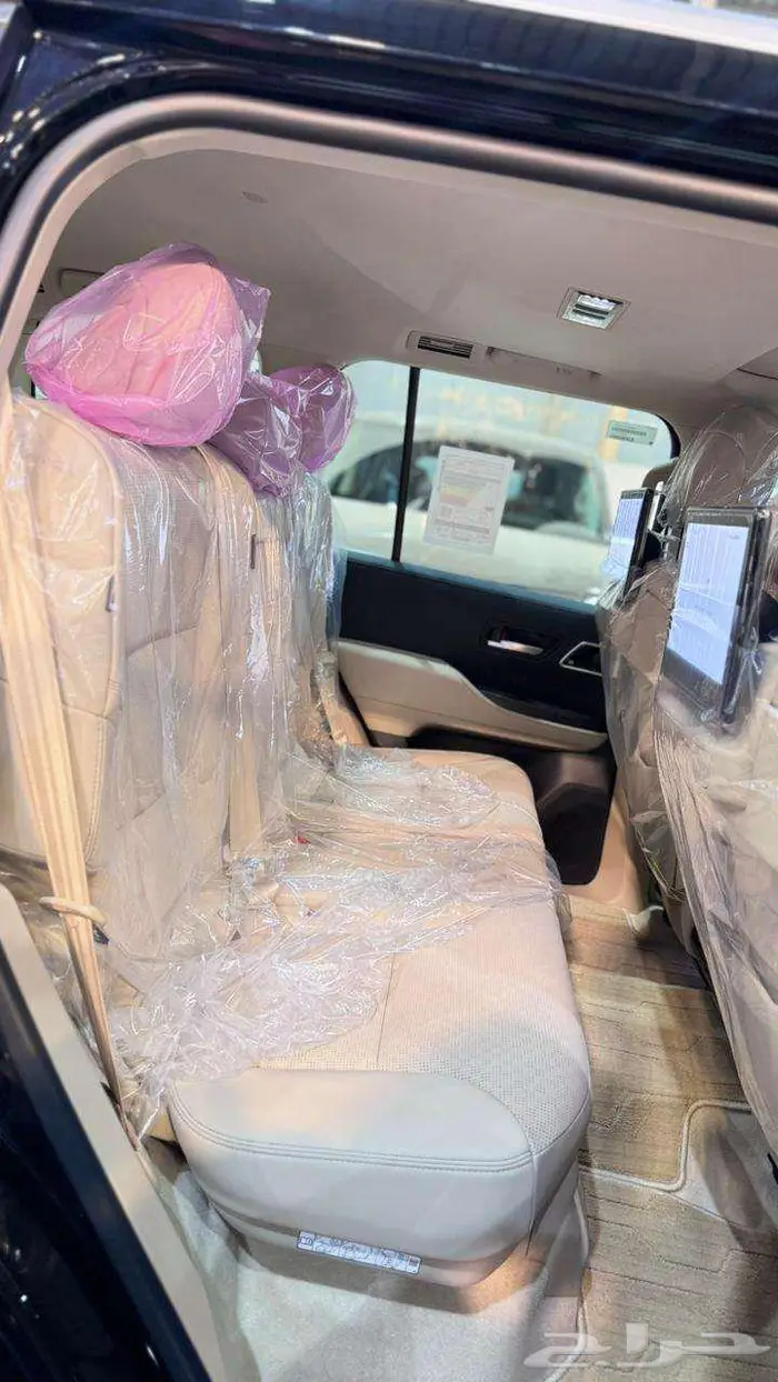 لاند كروزر VXR خليجي فل كامل 2025 13