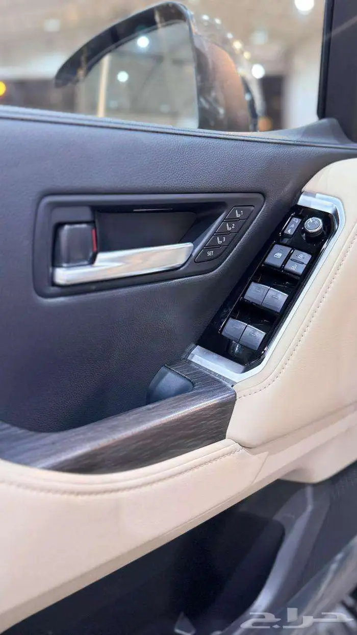 لاند كروزر VXR خليجي فل كامل 2025 7