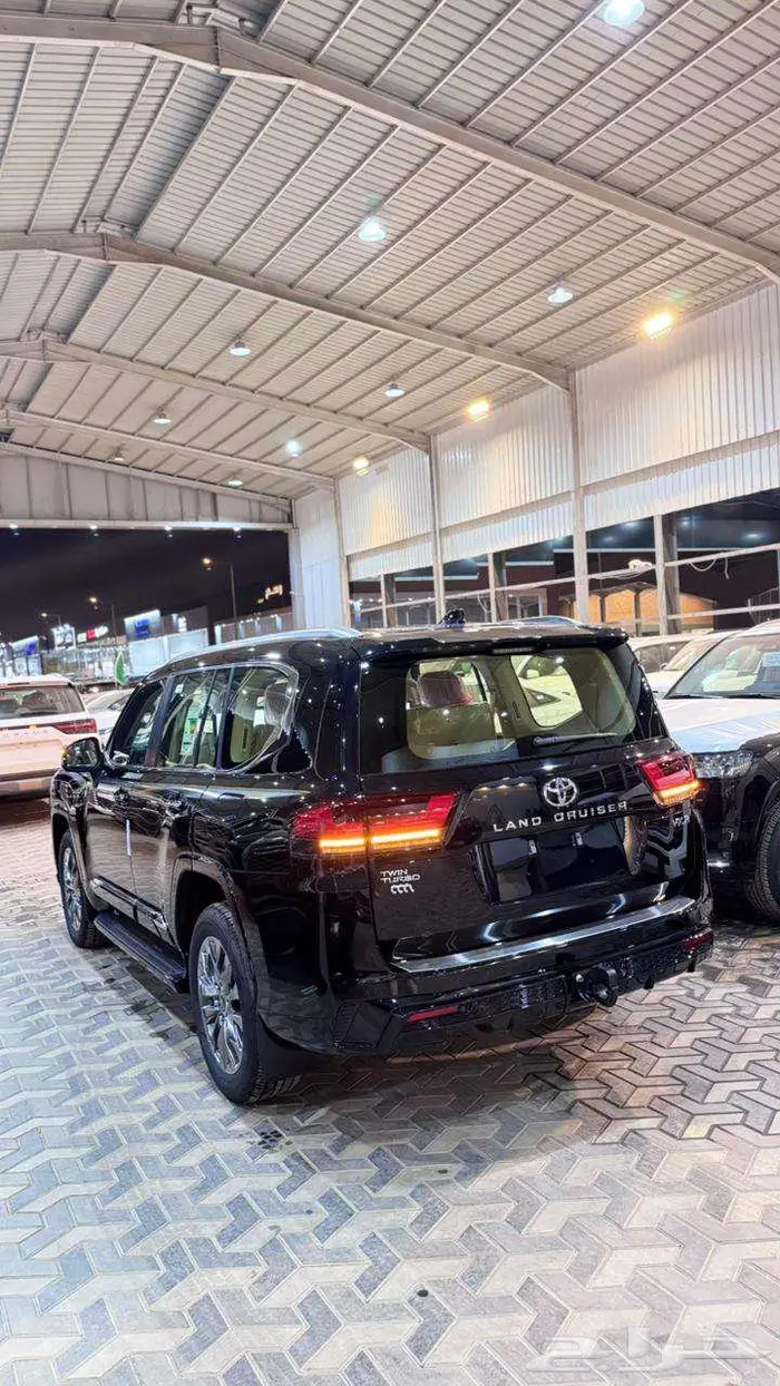 لاند كروزر VXR خليجي فل كامل 2025 17