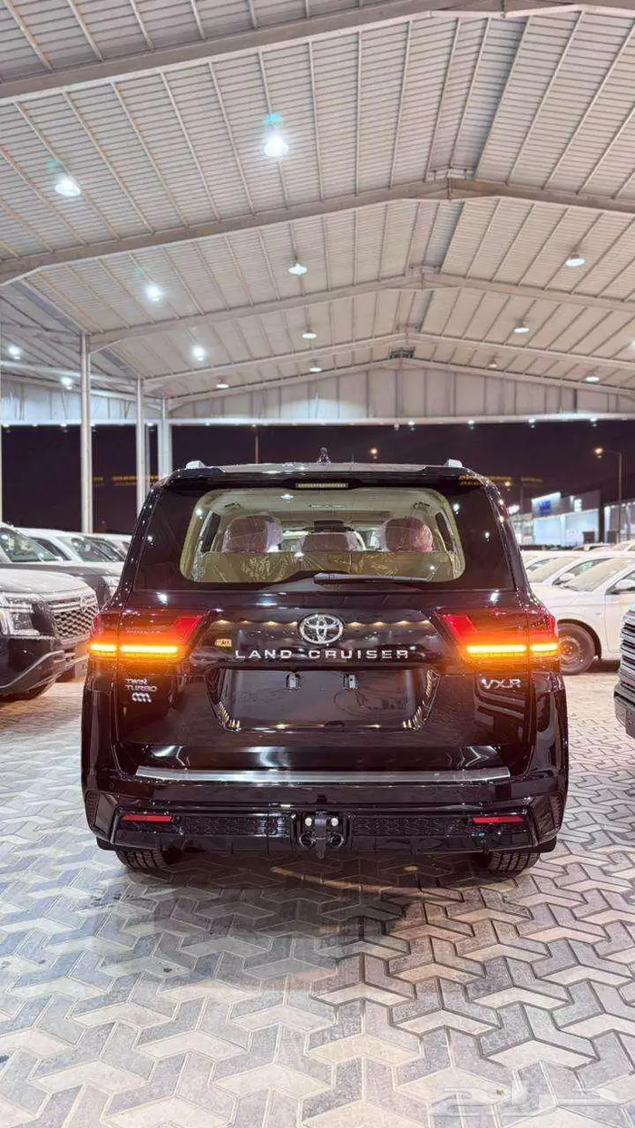 لاند كروزر VXR خليجي فل كامل 2025 20
