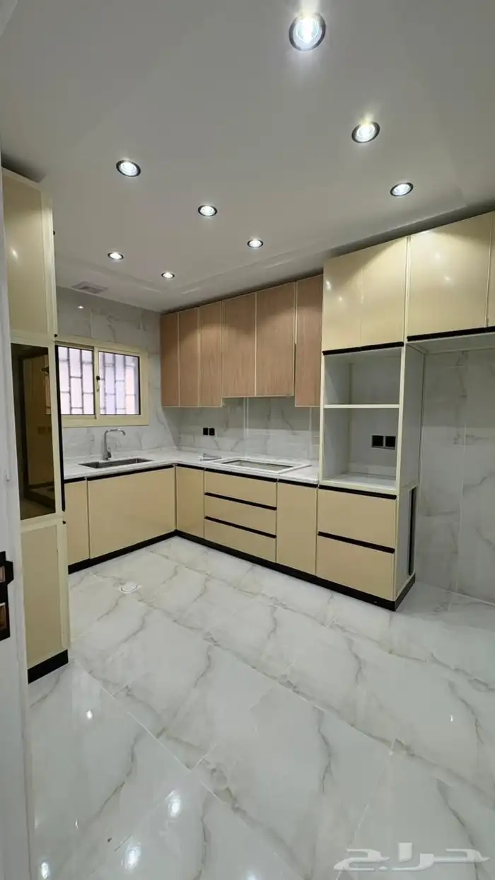 شقه دور ثاني للبيع من 4 غرف وصاله وسطح ومطبخ راكب 1