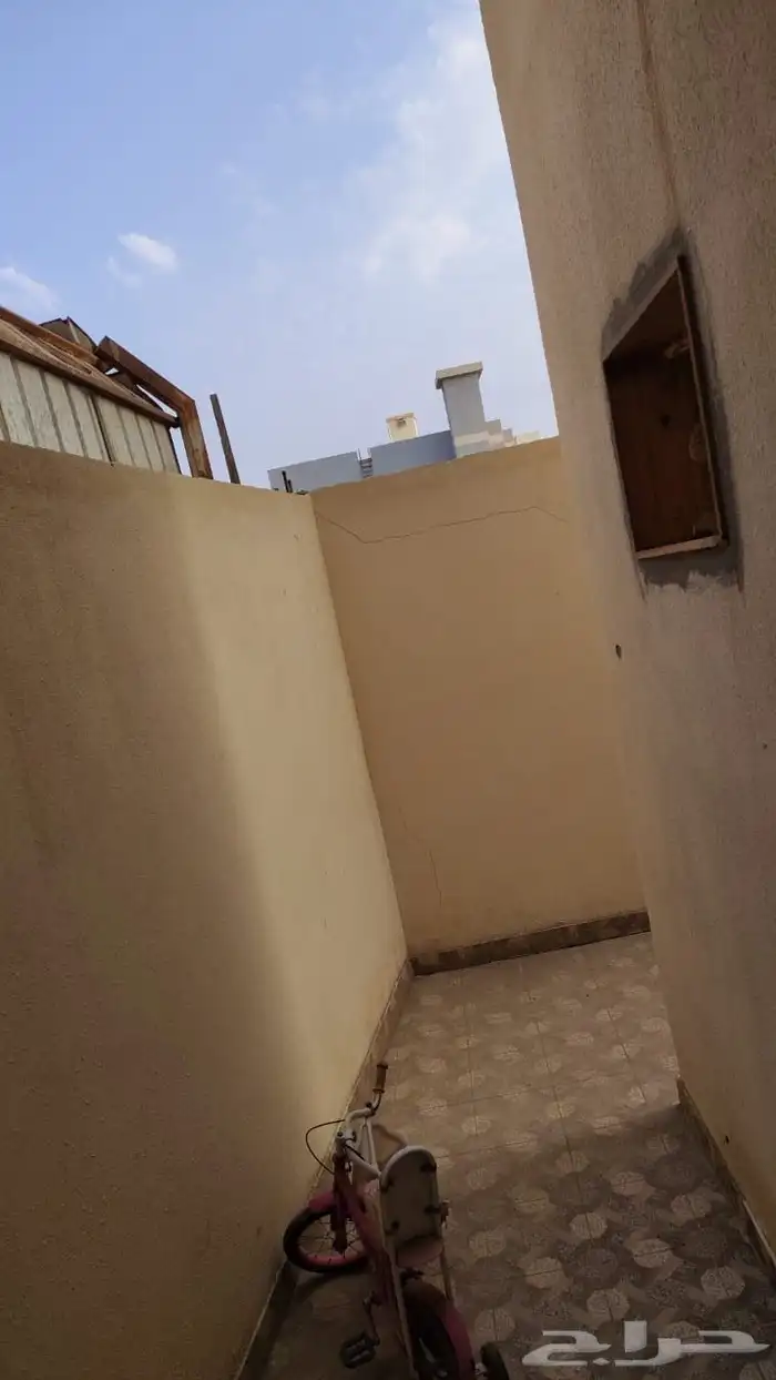 للايجار دور فله 3 غرف وصاله ومطبخ راكب ومجلس 9