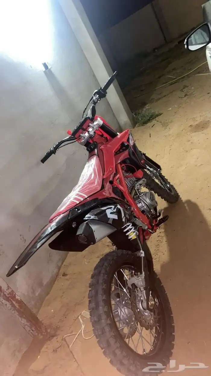 دباب صحراوي مديل 25 ماله سنه معايه نضيف جدا  ورقه الجمركيه 1